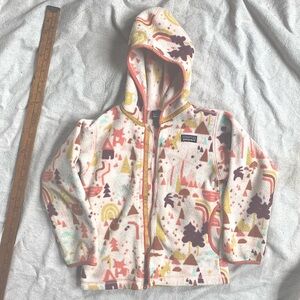 Very cute adorable 5T Patagonia Baby Synchilla®  zip up with hood very cozy